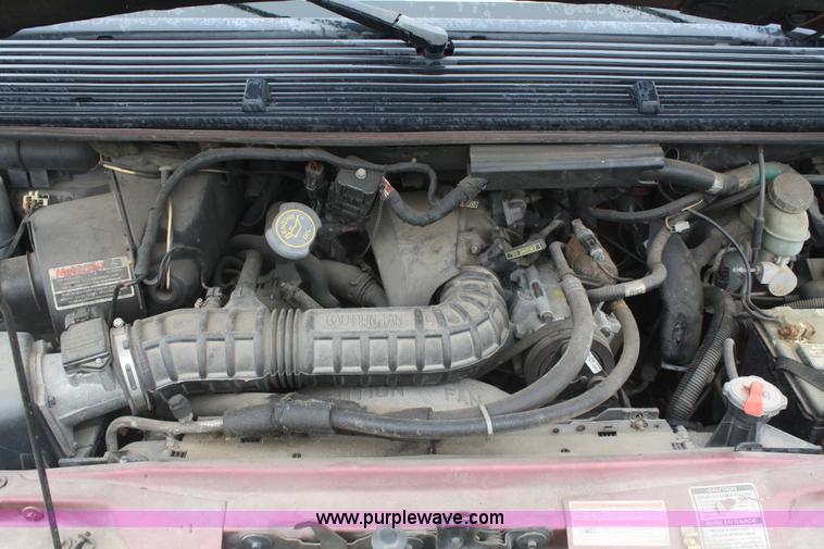 image for item C4440 1996 Ford Aerostar XLT mini van