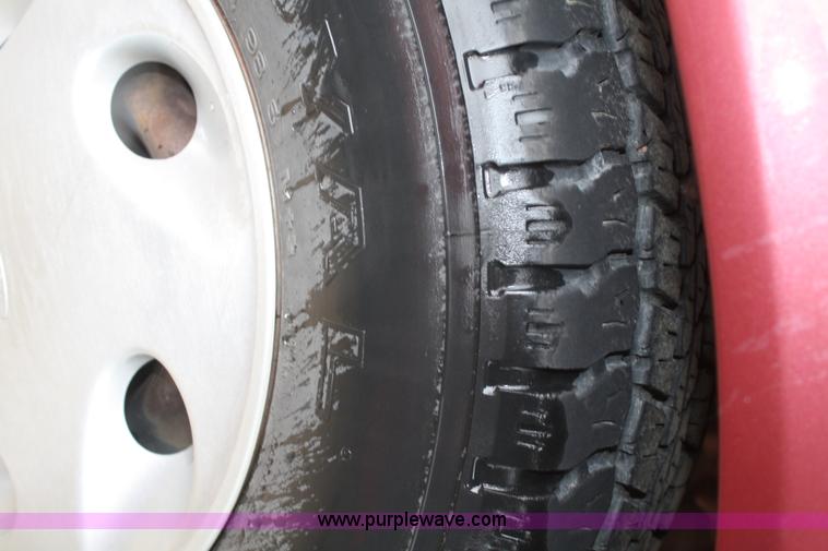 image for item C4440 1996 Ford Aerostar XLT mini van