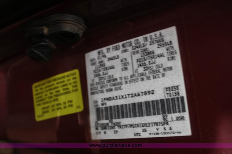 image for item C4440 1996 Ford Aerostar XLT mini van