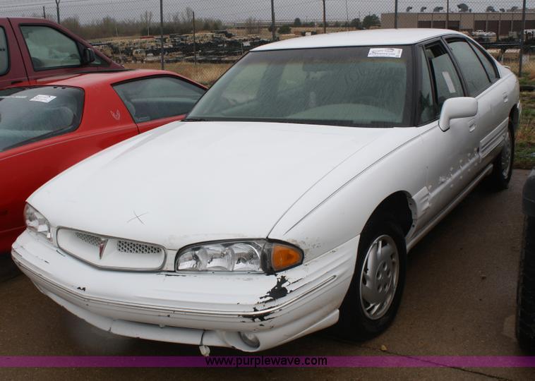 image for item C4442 1996 Pontiac Bonneville