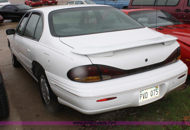 image for item C4442 1996 Pontiac Bonneville