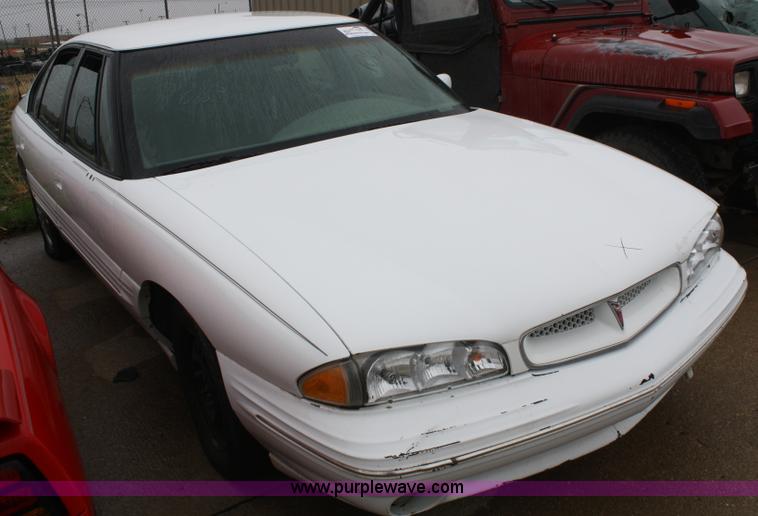 image for item C4442 1996 Pontiac Bonneville
