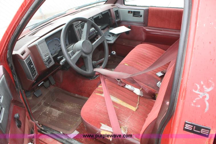 image for item C4445 1991 GMC Sonoma SLE pickup truck