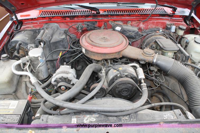 image for item C4445 1991 GMC Sonoma SLE pickup truck