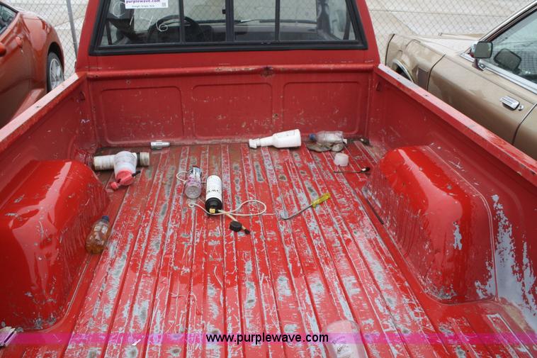 image for item C4445 1991 GMC Sonoma SLE pickup truck