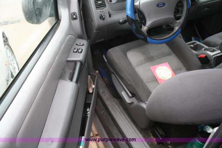 image for item C4448 2003 Ford Explorer SUV