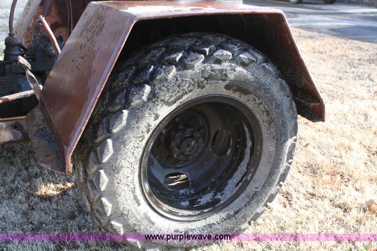 image for item A6892 Worthington G6 readseal industrial tractor