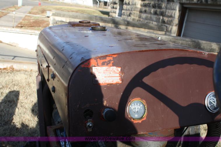 image for item A6892 Worthington G6 readseal industrial tractor