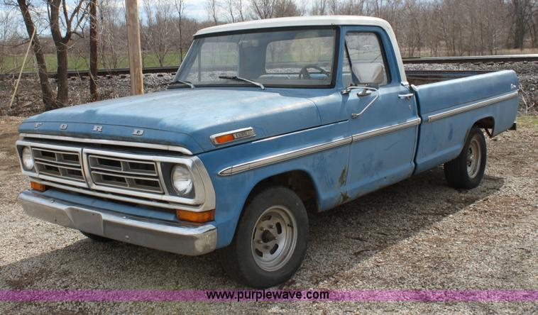 image for item A7347 1972 Ford F100 pickup truck