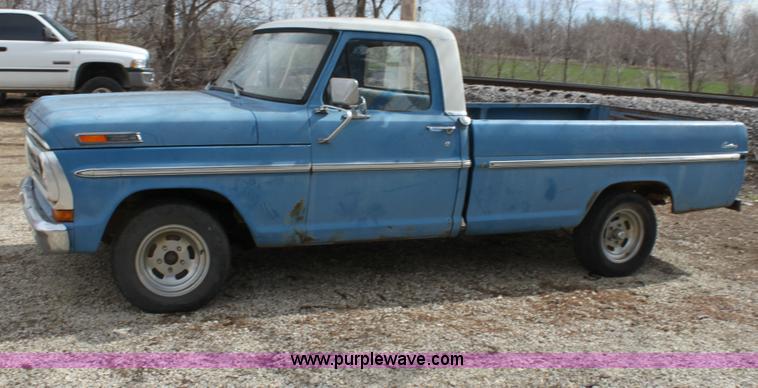image for item A7347 1972 Ford F100 pickup truck