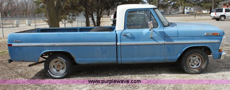 image for item A7347 1972 Ford F100 pickup truck