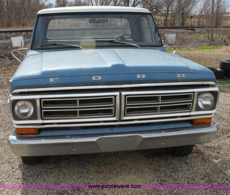 image for item A7347 1972 Ford F100 pickup truck