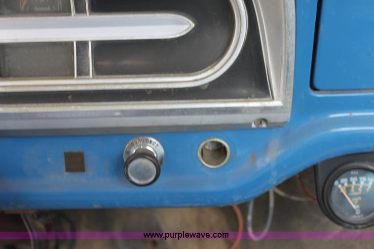 image for item A7347 1972 Ford F100 pickup truck