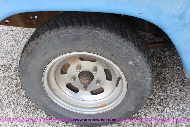 image for item A7347 1972 Ford F100 pickup truck