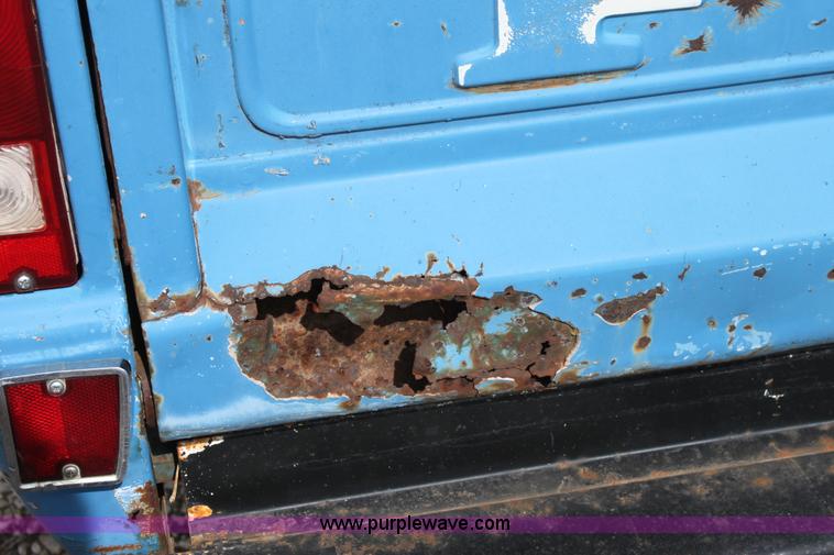 image for item A7347 1972 Ford F100 pickup truck