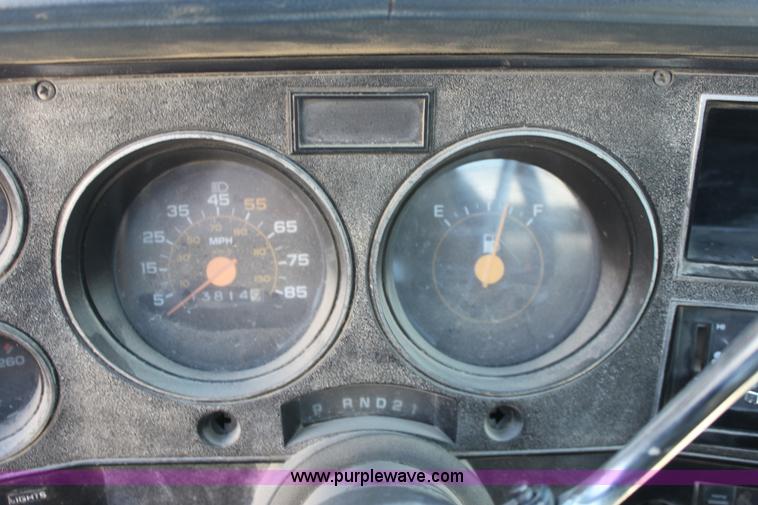 image for item A7350 1985 Chevrolet K20 truck cab and chassis