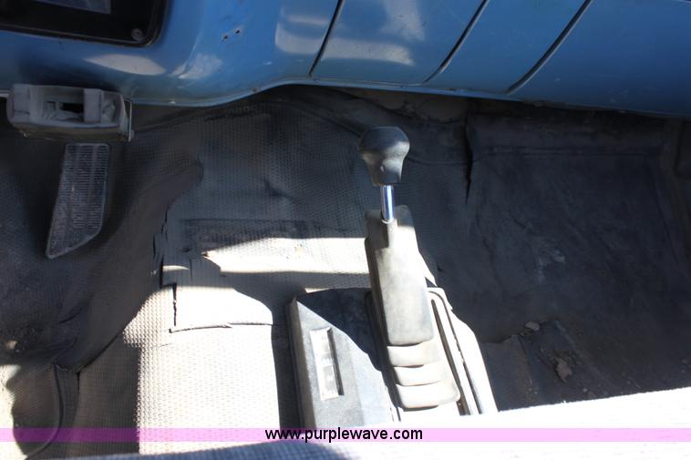 image for item A7350 1985 Chevrolet K20 truck cab and chassis