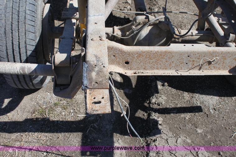 image for item A7350 1985 Chevrolet K20 truck cab and chassis