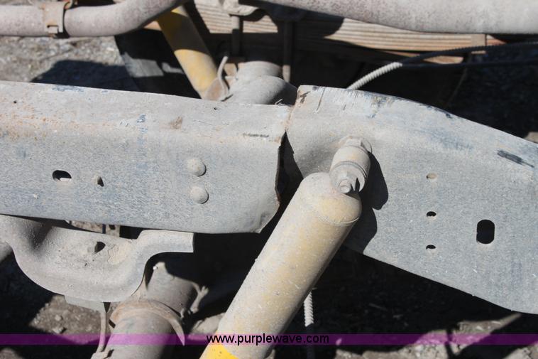 image for item A7350 1985 Chevrolet K20 truck cab and chassis