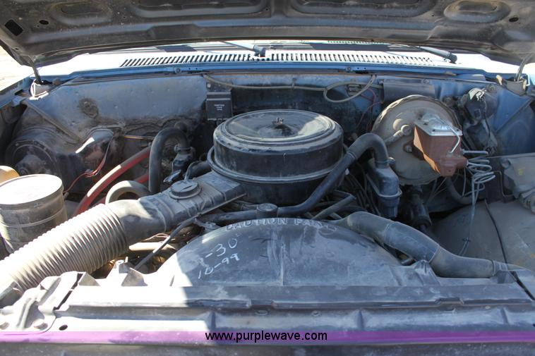 image for item A7350 1985 Chevrolet K20 truck cab and chassis