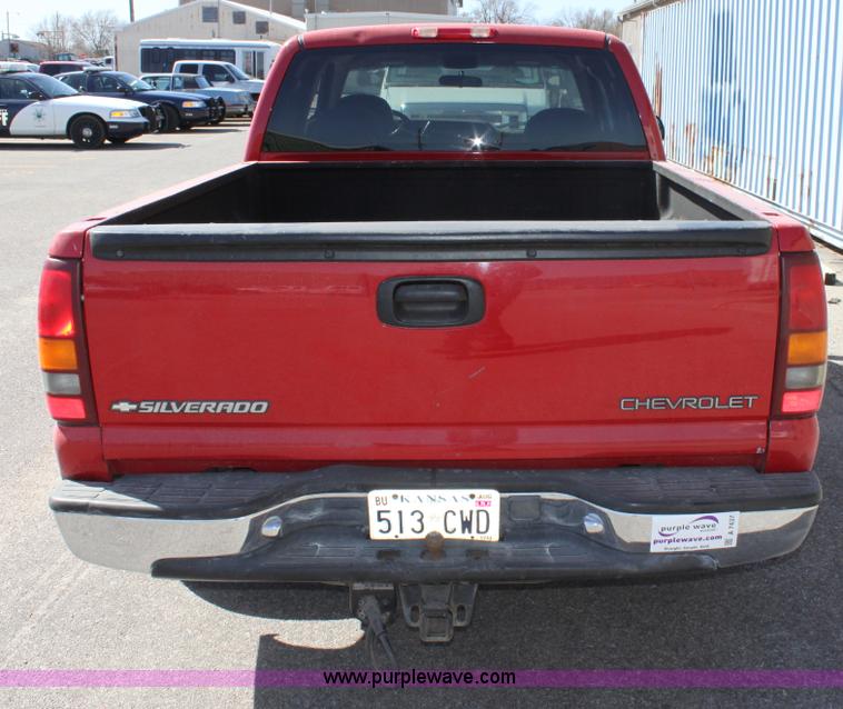 image for item A7437 1999 Chevrolet Silverado C1500 extended cab pickup truck