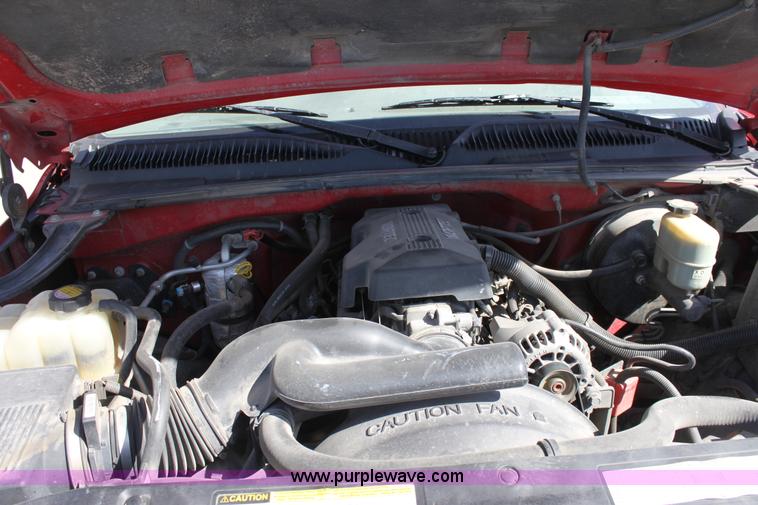 image for item A7437 1999 Chevrolet Silverado C1500 extended cab pickup truck