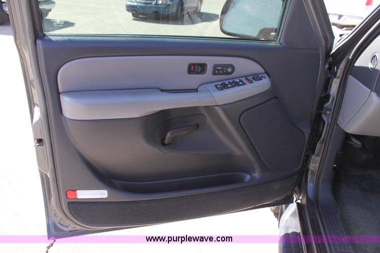 image for item A7439 2001 Chevrolet Tahoe K1500 SUV