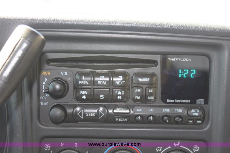 image for item A7439 2001 Chevrolet Tahoe K1500 SUV