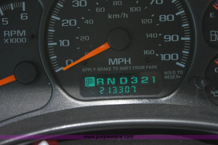 image for item A7439 2001 Chevrolet Tahoe K1500 SUV