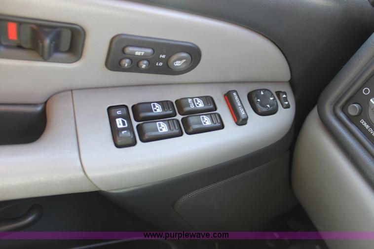 image for item A7439 2001 Chevrolet Tahoe K1500 SUV