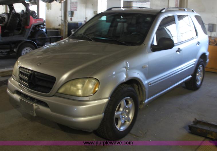 image for item A7440 1999 Mercedes Benz ML320 AWD SUV