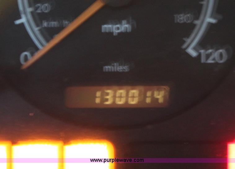 image for item A7440 1999 Mercedes Benz ML320 AWD SUV