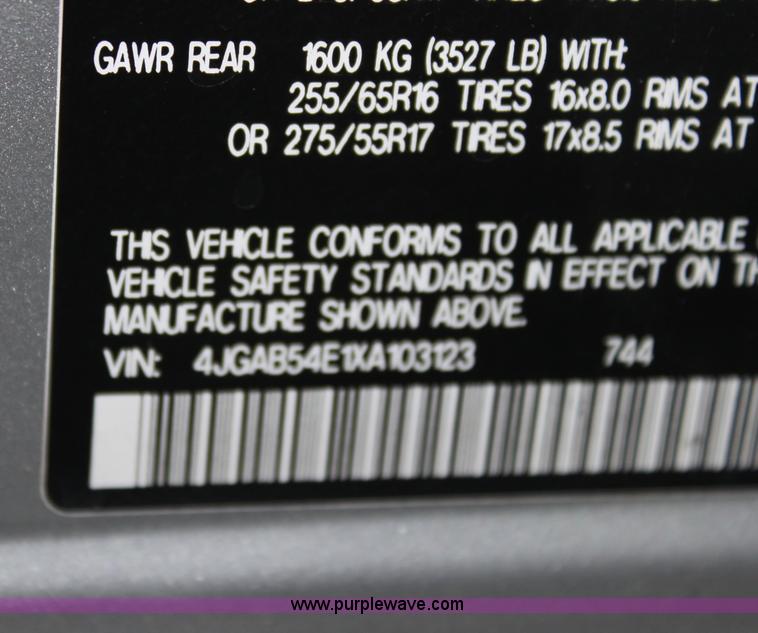 image for item A7440 1999 Mercedes Benz ML320 AWD SUV