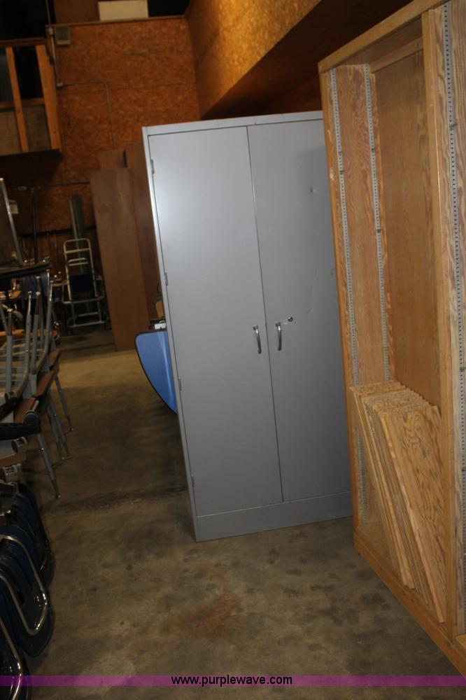 Assorted in Hutchinson, KS Item A7464 sold Purple Wave