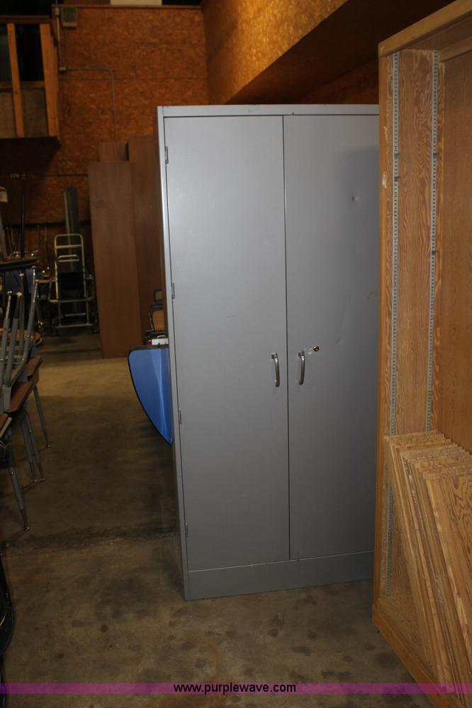 Assorted in Hutchinson, KS Item A7464 sold Purple Wave