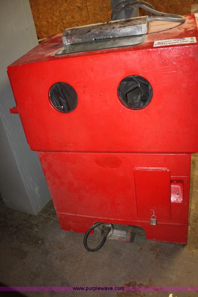 image for item A7478 Sand blast cabinet