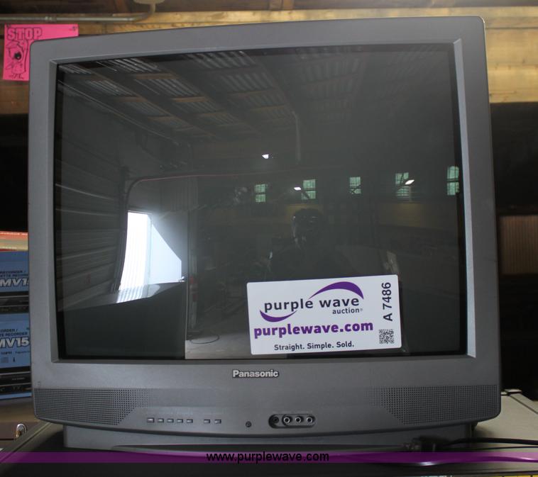 image for item A7486 Assorted electronics