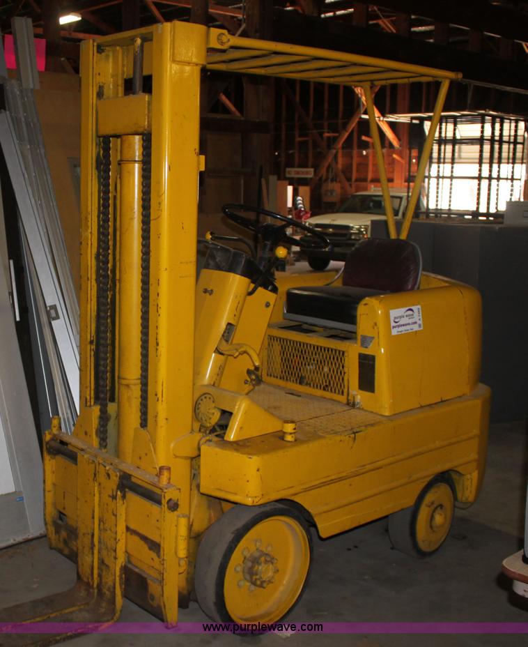 image for item A7489 Motolift forklift