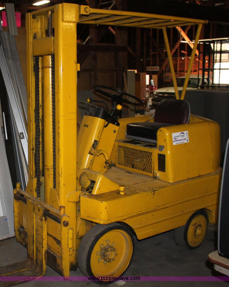 image for item A7489 Motolift forklift