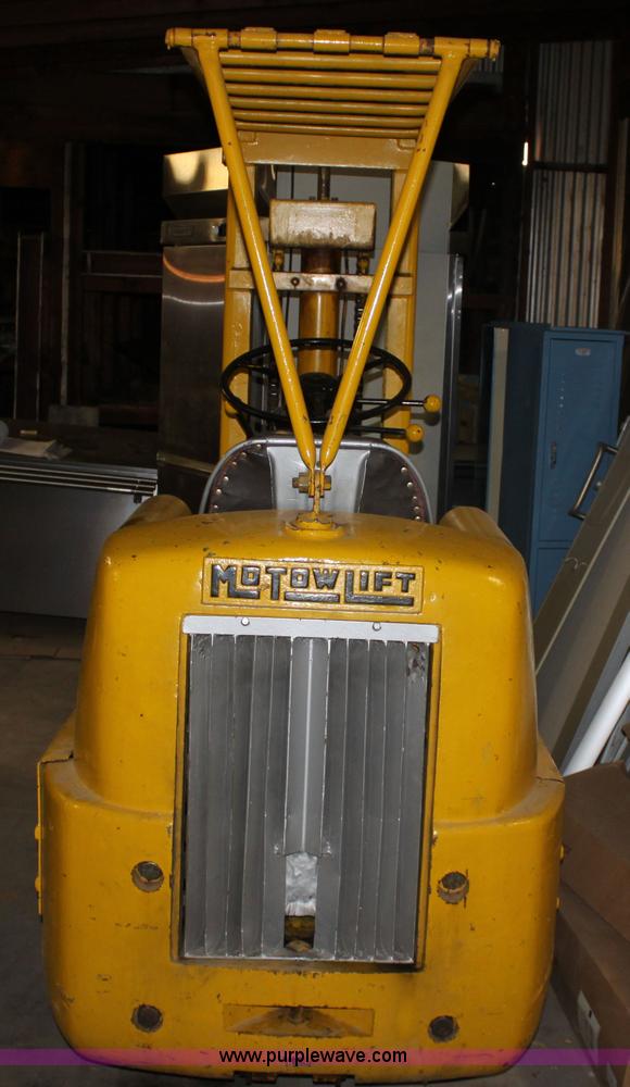 image for item A7489 Motolift forklift