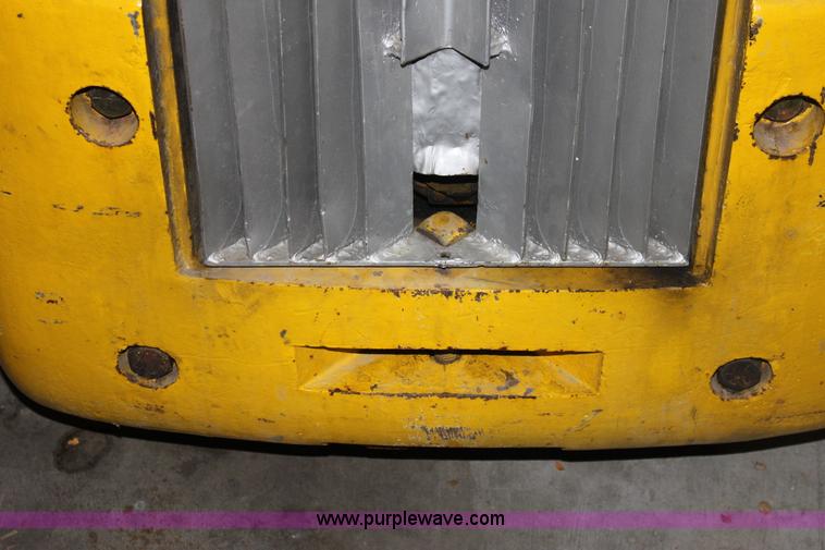 image for item A7489 Motolift forklift