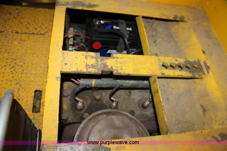 image for item A7489 Motolift forklift