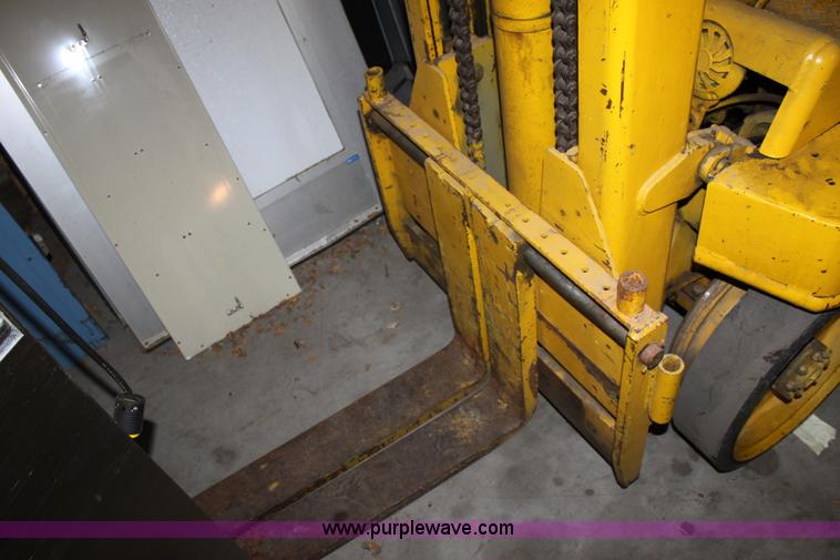 image for item A7489 Motolift forklift