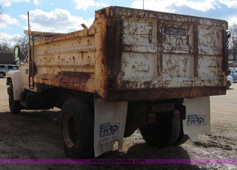 image for item A7501 1996 Ford F700 truck with dump bed