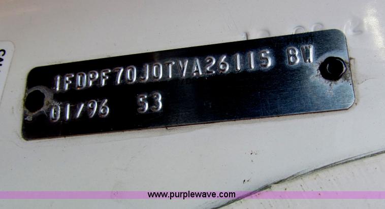 image for item A7501 1996 Ford F700 truck with dump bed