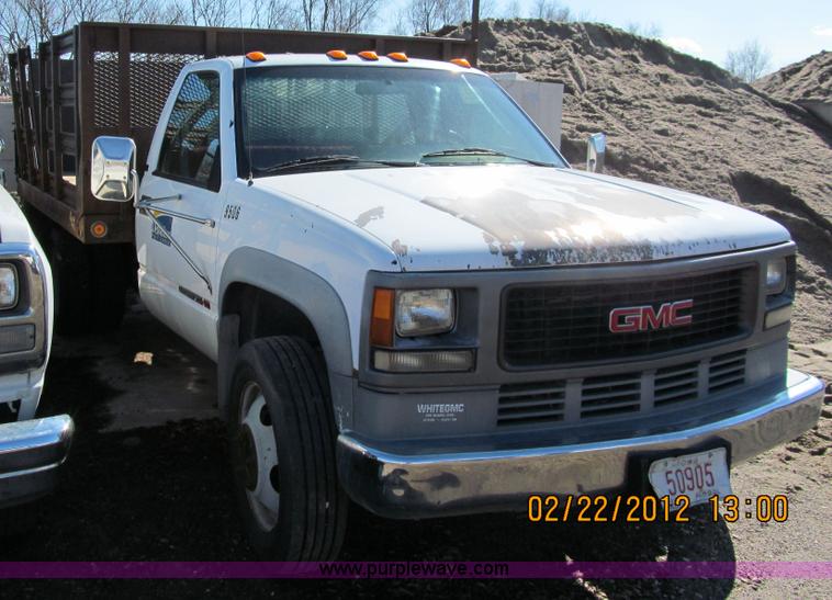 image for item A8189 1995 GMC 3500HD flatbed truck