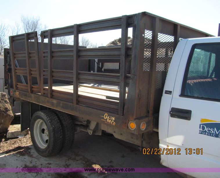 image for item A8189 1995 GMC 3500HD flatbed truck
