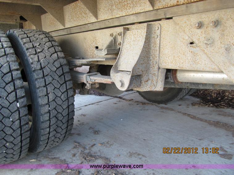 image for item A8189 1995 GMC 3500HD flatbed truck
