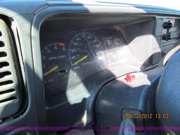 image for item A8189 1995 GMC 3500HD flatbed truck
