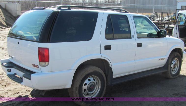 image for item A8190 2001 GMC Jimmy SUV